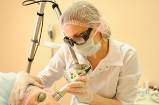 how the fractional laser skin rejuvenation procedure is carried out